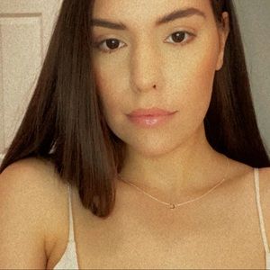 Meet your Posher, Carina